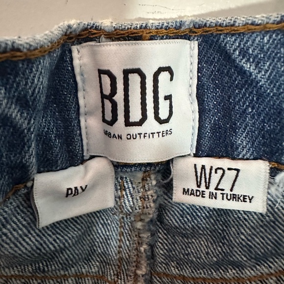 BDG Urban Outfitters Denim Shorts PAX High Waist Distressed Sz 27 Raw Edges - Picture 7 of 8